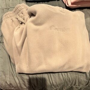 Birch Comfrt Sweatshirt and Joggers Set